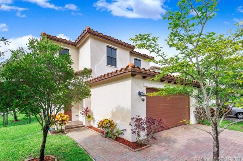 9032 38th St, Hollywood, FL 33025-7356