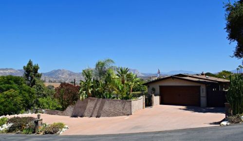 9225 Jovic Rd, Lakeside, CA 92040-4503