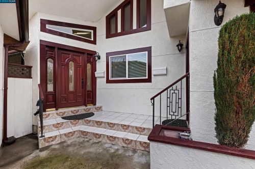 921 Liberty St, Richmond, CA 94530-2870