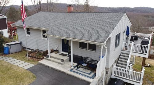 849 Warren Ave, Thornwood NY  10594-1626 exterior