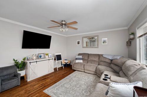 412 Greenbelt Pkwy, Holtsville NY  11742-2231 exterior