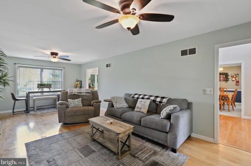 195 Apple Blossom Dr, Camden-Wy DE  19934-1970 exterior