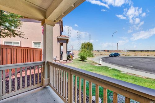 542 Twilight St, Vacaville CA  95688-8829 exterior