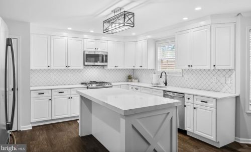 17 Hillside Ln, Berlin Boro NJ  08009-1703 exterior