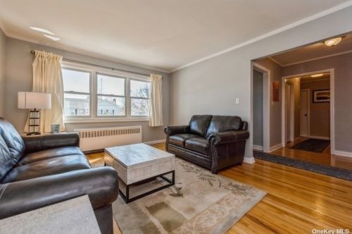 730 Hilda St, North Bellmore, NY 11710-1318