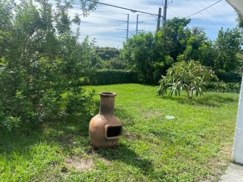 1715 Dartmouth Dr, Tarpon Springs FL  34691-4704 exterior