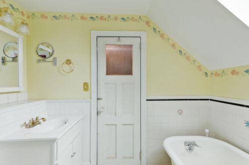 79 Cheney St, Unity NH  03773-1401 exterior