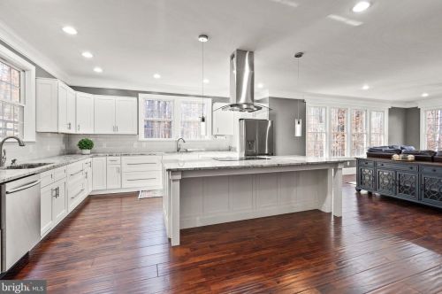 9085 Bristow Woods Ct, Nokesville VA  20181 exterior