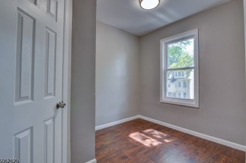 129 15th St, East Orange, NJ 07017-5235