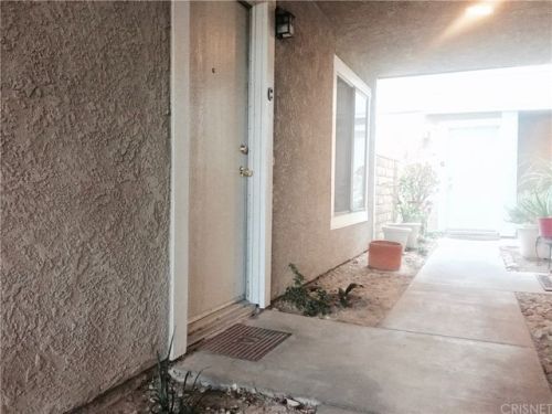 31311 The Old Rd, Santa Clarita CA  91384-4201 exterior