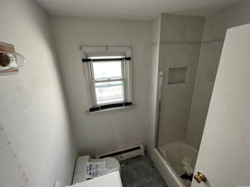 1 Irene St, North Lindenhurst NY  11757-1204 exterior