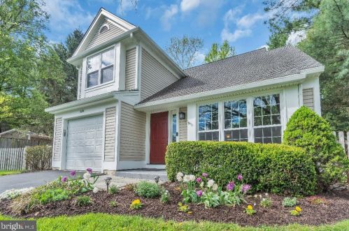 12331 Exbury St, Herndon, VA 20170-2518