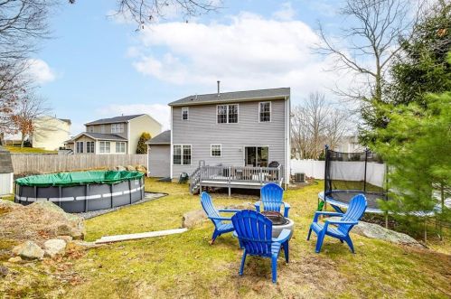 73 Remington Farm Dr, Coventry RI  02816-8276 exterior