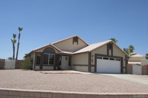 5560 Desert Lakes Dr, Bullhead City, AZ 86426-9104
