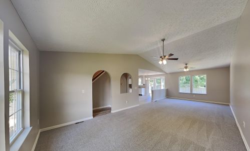 380 Thompson St, Pataskala, OH 43062-9282