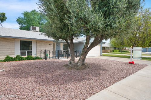 9906 Spruce Dr, Sun City AZ 85351-1958 exterior