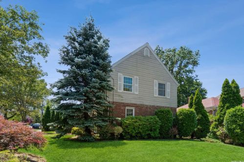 17929 Kildare Rd, Jamaica, NY 11432-1416