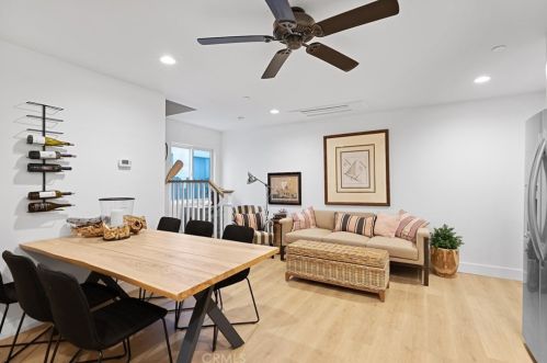 215 32nd St, Newport Beach, CA 92663-3125