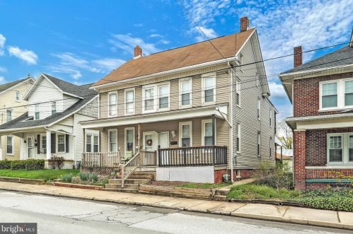 135 Charles St, Red Lion, PA 17356-1603