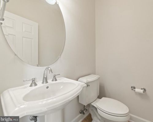 14631 Weeburn Way, Woodbridge VA  22191-4043 exterior