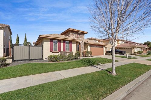 767 Red Barn Pl, Lathrop CA  95330-8975 exterior