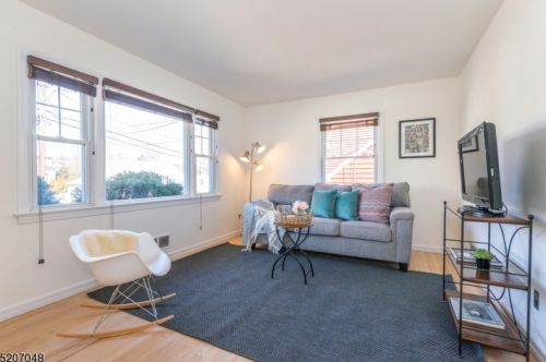 118 Elizabeth Pl, Paterson, NJ 07512-2606