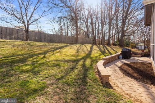 300 E St, Purcellville VA  20132-3317 exterior