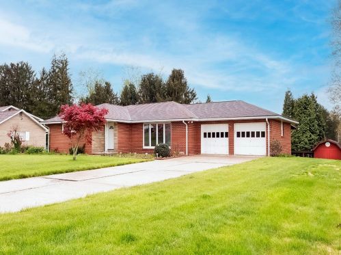 2238 Park Ave, Ford City, PA 16226-1631