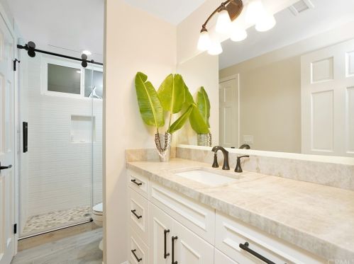 226 9 St, Huntington Beach CA 92648-4635 exterior