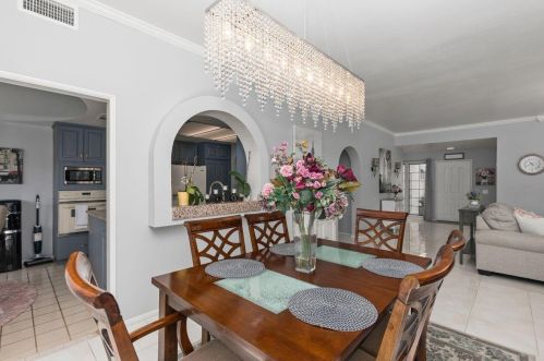 48127 Calle Seranas, La Quinta CA  92253-2205 exterior