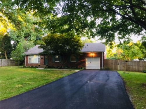 7302 Wesboro Rd, Louisville, KY 40222-6458