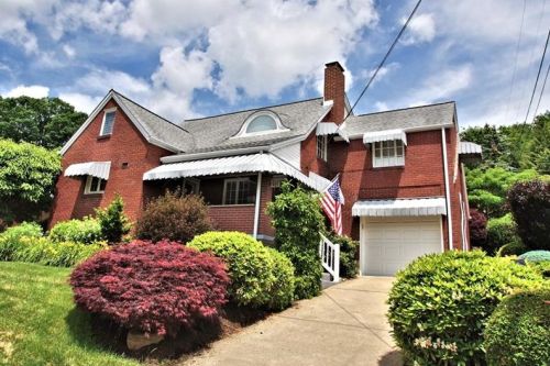 901 Cowan Ave, Jeannette, PA 15644-1624