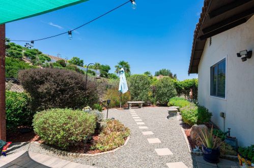 16670 Bernardo Oaks Dr, San Diego CA  92128-2837 exterior