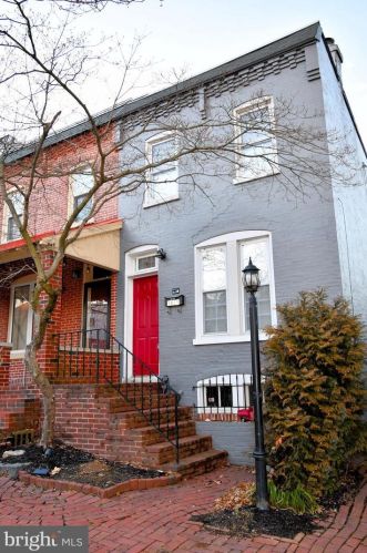 1615 Jackson St, Wilmington, DE 19806-3222