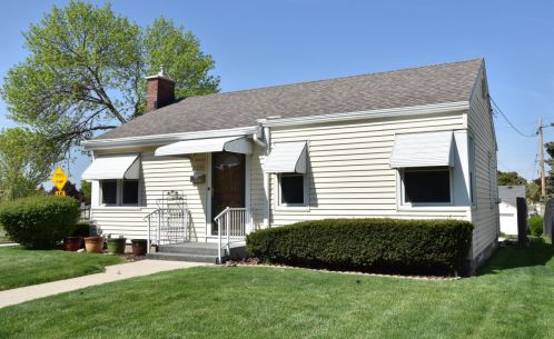 3271 24th St, Milwaukee, WI 53215-4414