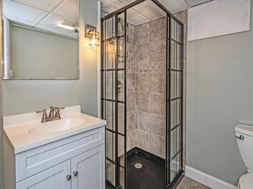 418 Delaware Ave, Oakmont PA  15139-1642 exterior