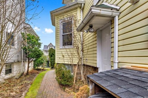 104 Sickles Ave, New Rochelle NY  10801-3804 exterior