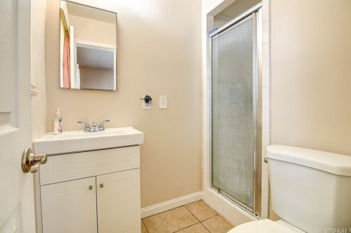 6928 Yellowstone Dr, Riverside CA  92506-3927 exterior