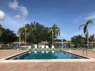 106 Mockingbird Ln, Delray Beach, FL 33445-1820