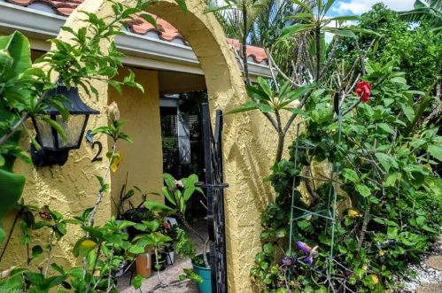 103 Teryl Rd, Naples, FL 34112-6061