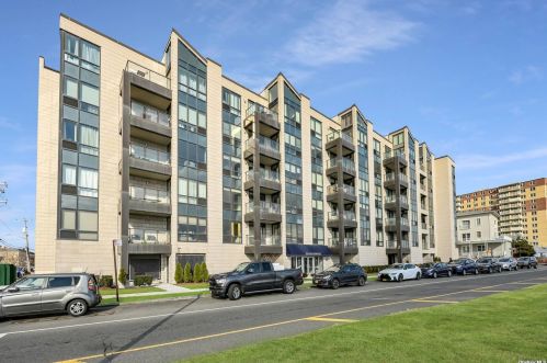 9116 Shore Front Pkwy, Far Rockaway NY  11693-1555 exterior