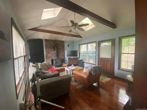 34 Upper Hillman Rd, Warwick NY  10990-2653 exterior