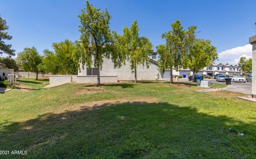 501 Sunrise Dr, Gilbert AZ  85233-6732 exterior