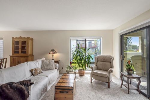 408 Laurel Ave, Princeton By The Sea, CA 94019-1614