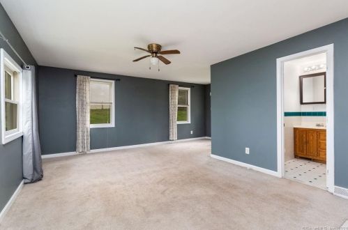 37 Candle Hill Rd, Danbury CT  06812-2409 exterior