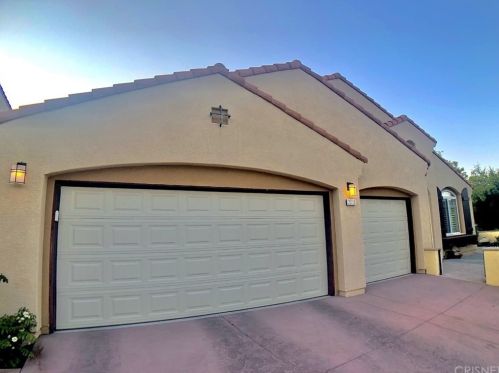25119 Summerhill Ln, Santa Clarita, CA 91381-2260