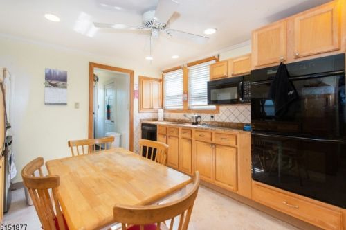 20 Sindle Ave, Little Falls NJ  07424-1650 exterior