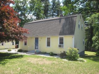 22 Country Club Dr, Montgomery, MA 01085-5032