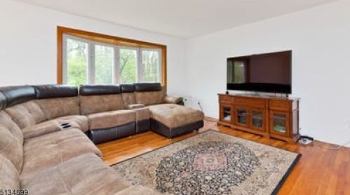 2411 Morse Ave, Scotch Plains, NJ 07076-2139