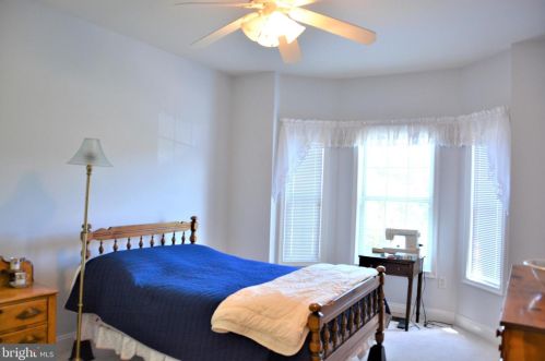 140 Donna Dr, Woodstock VA  22664-1146 exterior